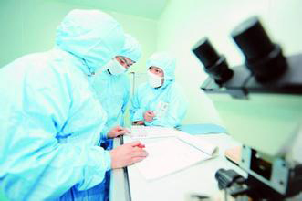 从拜耳备受争议的收购妄想，看全球制药巨头的转型方法