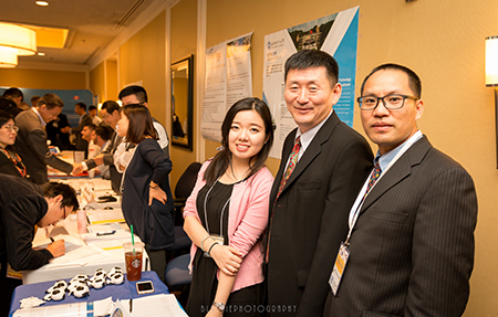 南宫28SAPA年会代表：左→右： 刘雯颖博士、汪俊博士、王建峰博士