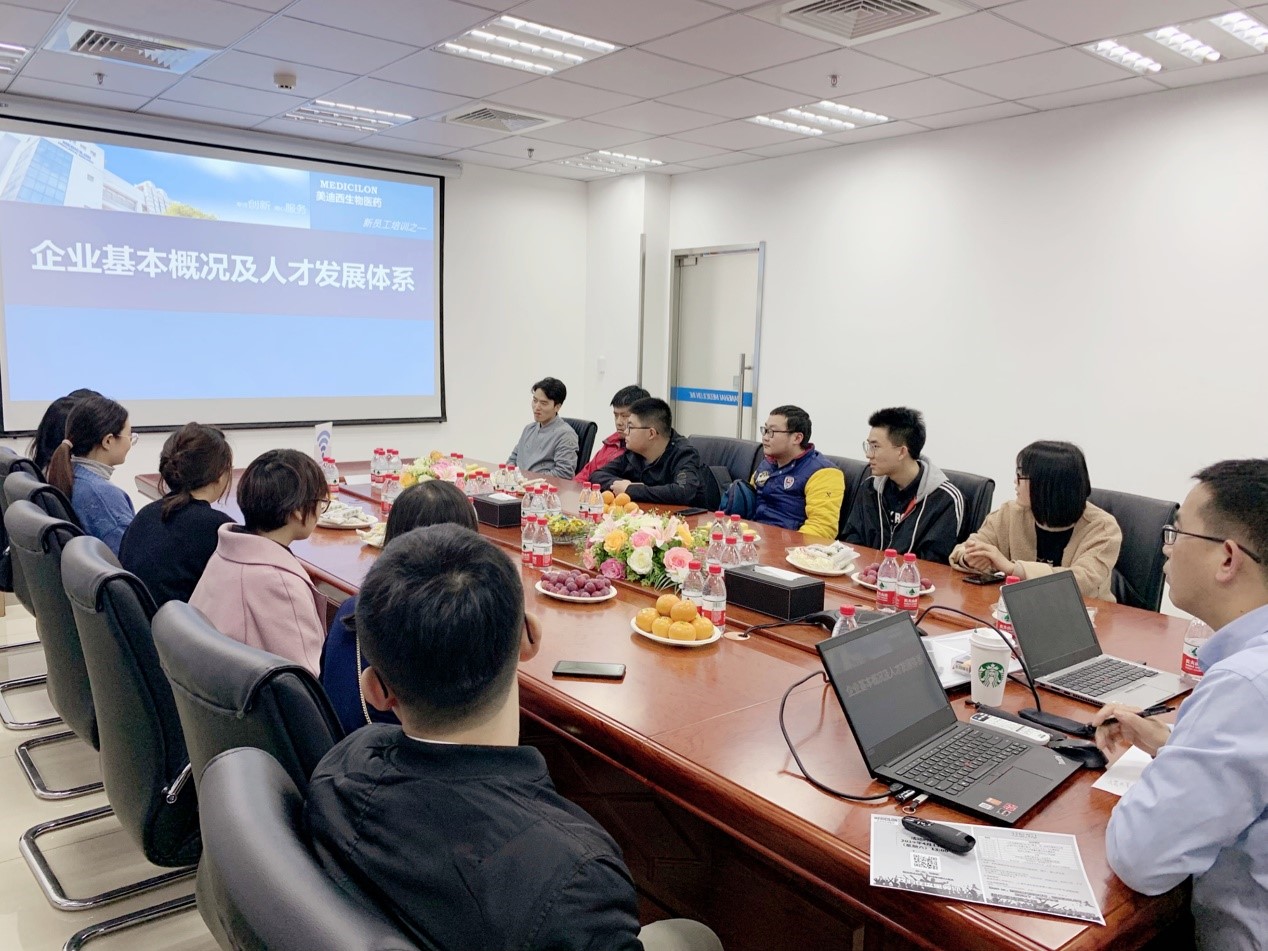 走进南宫28，与学子共话生长