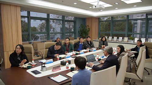 上海市浦东新区政府党组成员、副区长吴强，浦东新区科经委副主任李晓亮，张江治理局副局长吴俊，张江集团副总司理王凯荣等调研南宫28